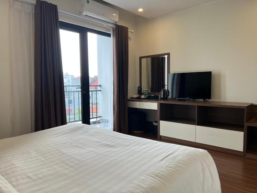 Phòng Deluxe Giường Đôi Có Ban Công