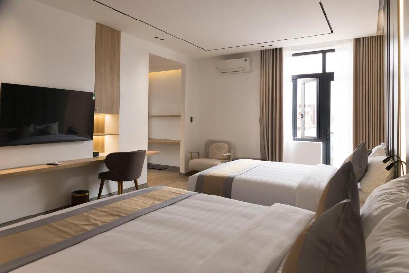 Suite Gia Đình Deluxe