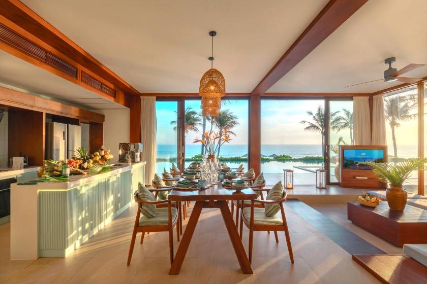 Biệt Thự 4 Phòng Ngủ Có Hồ Bơi Nhìn Ra Biển - Bao Trọn Gói Spa