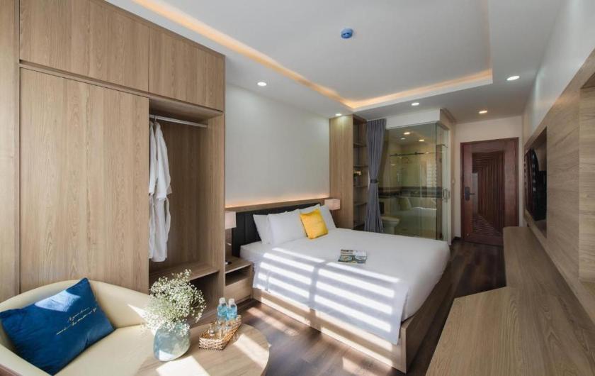 Phòng Giường đôi Deluxe (2 Người lớn + 1 Trẻ em)