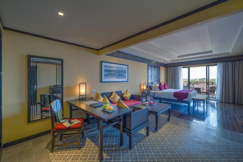 Signature Suite Room with Large Balcony