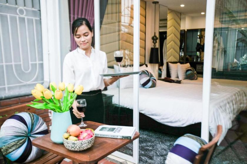 Phòng Deluxe Giường Đôi Có Ban Công