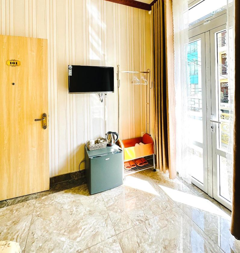 Phòng Deluxe Giường Đôi Có Ban Công