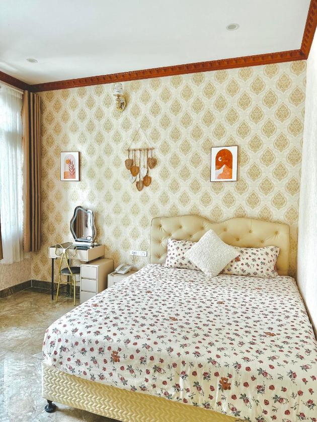 Phòng Deluxe Giường Đôi Có Ban Công