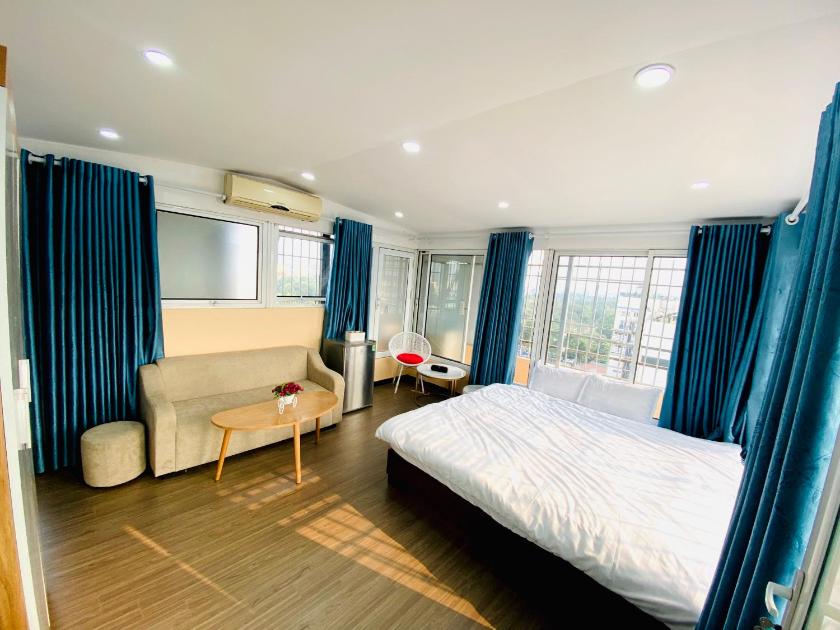 Phòng Deluxe Giường Đôi Có Ban Công