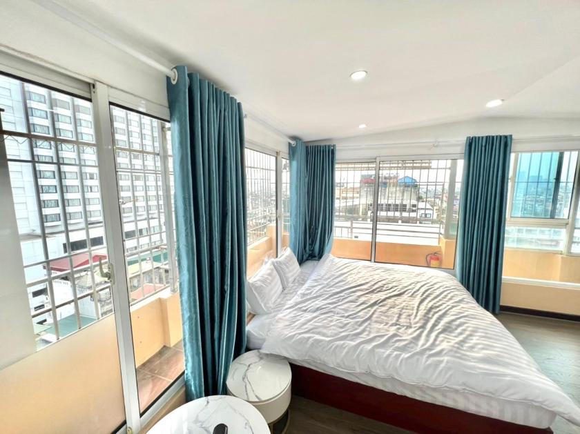 Phòng Deluxe Giường Đôi Có Ban Công