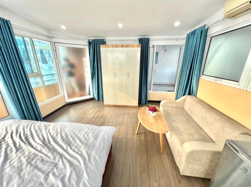 Phòng Deluxe Giường Đôi Có Ban Công