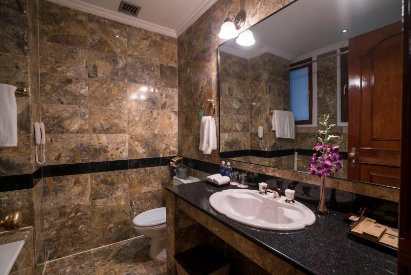 Suite Grand Executive Có Giường Cỡ King Nhìn Ra Thành Phố Hoặc Ban Công  Suite Grand Executive Có Giường Cỡ King Nhìn Ra Thành Phố Hoặc Ban Công