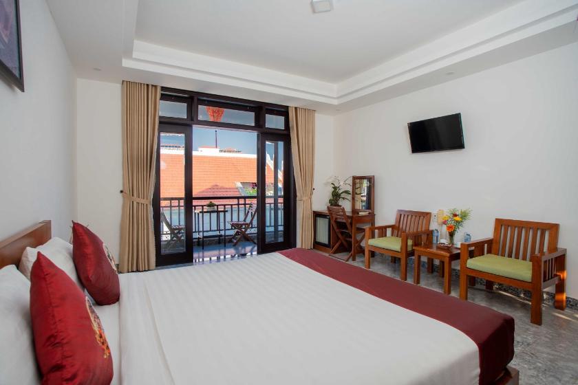 Phòng Có Giường Cỡ Queen Nhìn Ra Hồ Bơi Phòng Có Giường Cỡ Queen Nhìn Ra Hồ Bơi