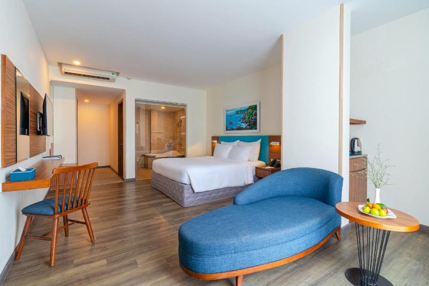 Phòng Premier Nhìn Ra Vườn Phòng Premier Nhìn Ra Vườn