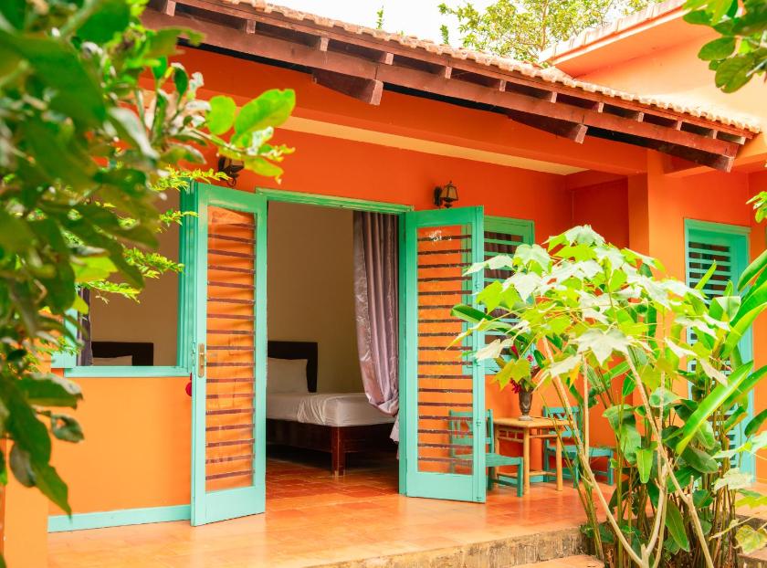 Phòng Deluxe Giường Đôi/2 Giường Đơn Nhìn Ra Hồ Bơi Phòng Deluxe Giường Đôi/2 Giường Đơn Nhìn Ra Hồ Bơi