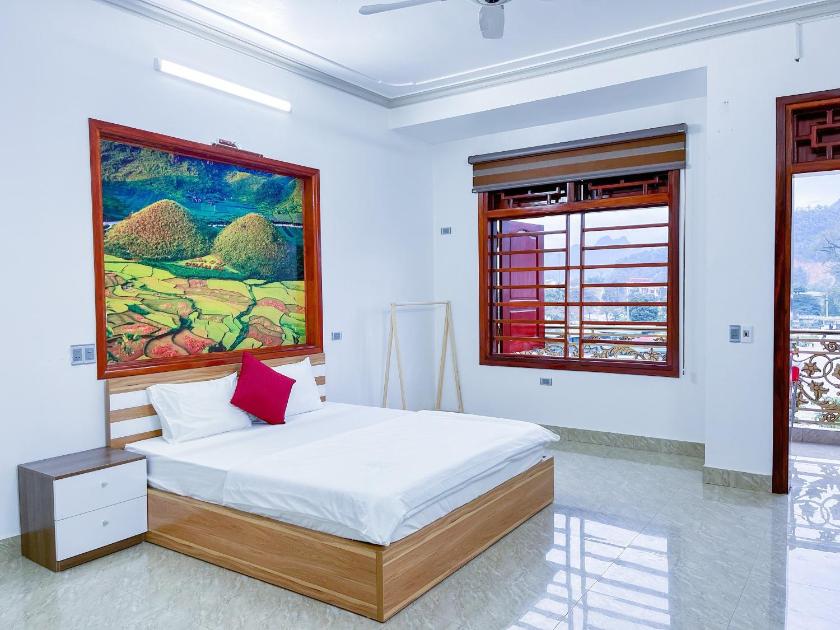 Phòng Deluxe Giường Đôi Có Ban Công