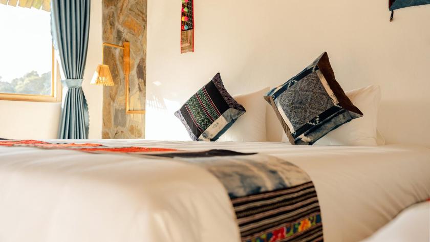 Suite nhìn ra núi