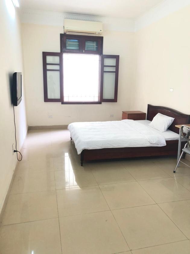 Phòng Có Giường Cỡ Queen Với Phòng Tắm Chung