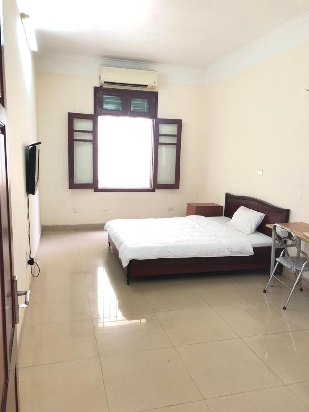 Phòng Có Giường Cỡ Queen Với Phòng Tắm Chung