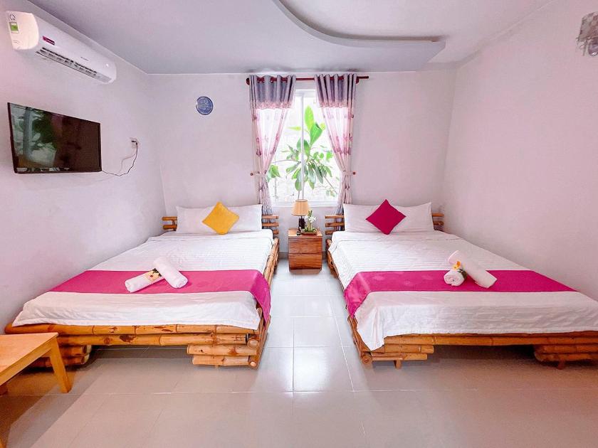 Bungalow Nhìn Ra Hồ Bơi