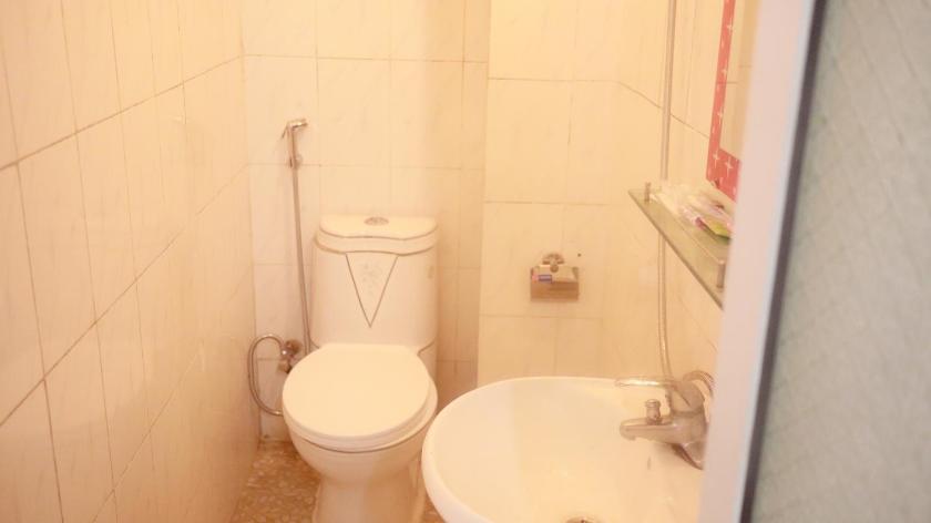 Phòng Giường Đôi Hạng Tiết Kiệm