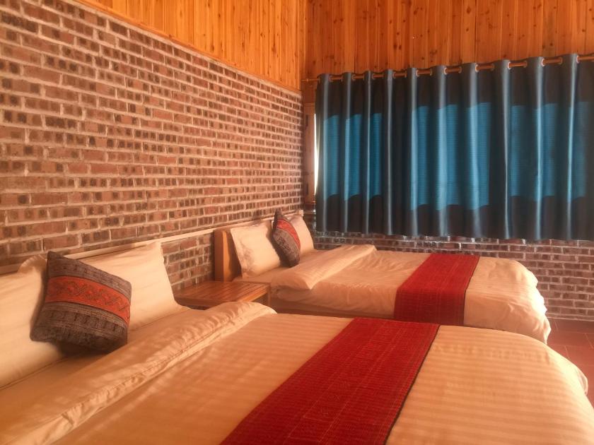 Phòng 3 Người Nhìn Ra Núi