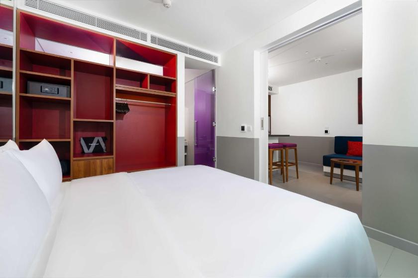 Suite Junior 01 Phòng Ngủ Nhìn Ra Thành Phố