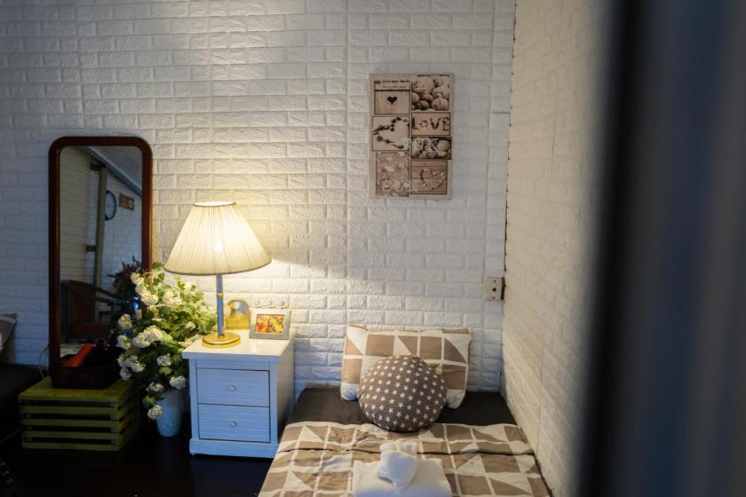 Phòng 4 Người Có Phòng Tắm Chung