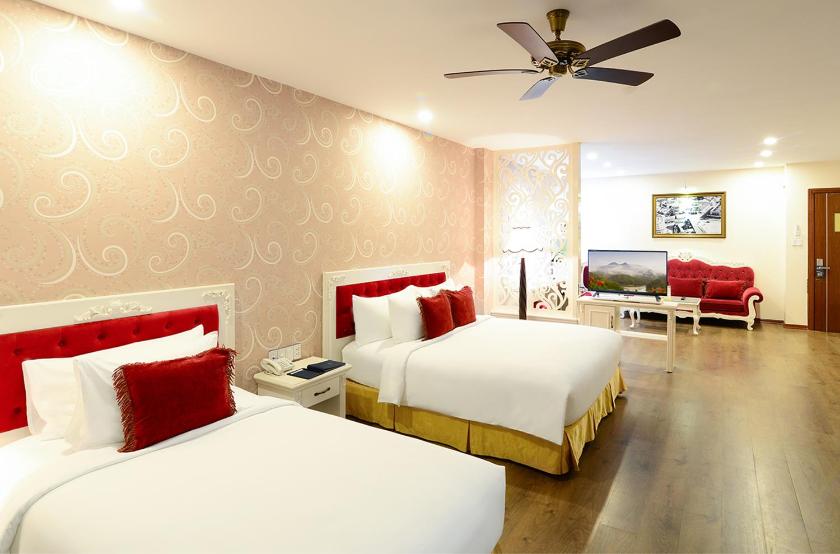 Suite Junior 2 Giường Đơn Nhìn Ra Thành Phố