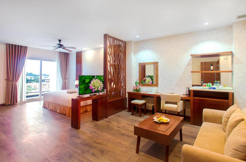 Suite Junior Giường Đôi Nhìn Ra Thành Phố