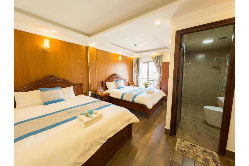 Phòng Deluxe Gia đình