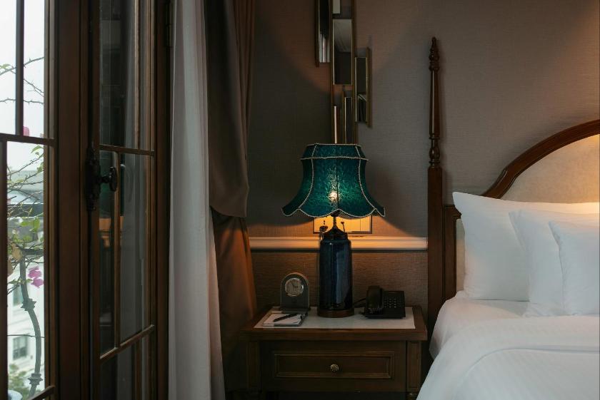 Suite Gem Nhìn Ra Hồ Nước