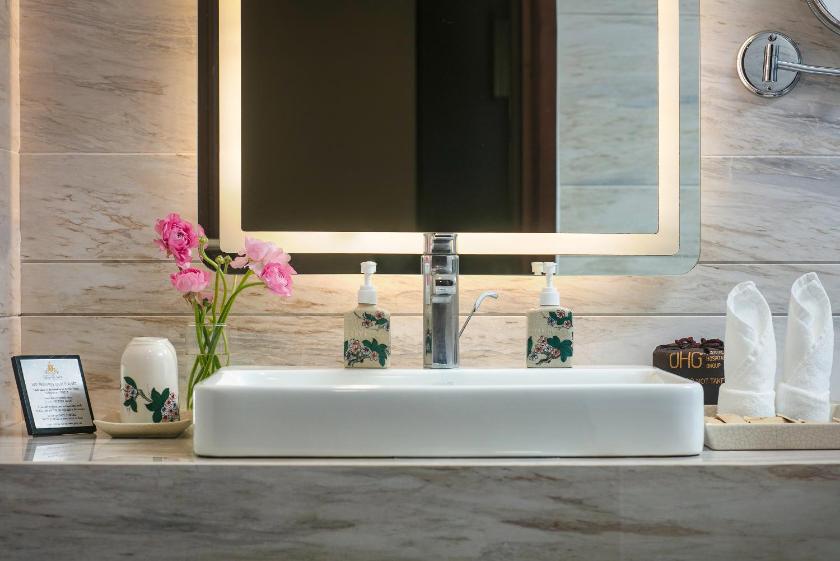 Oriental Jade Có Sân Hiên Nhìn Ra Thành Phố