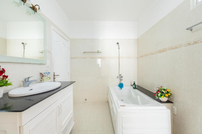 Biệt Thự - Trước Biển