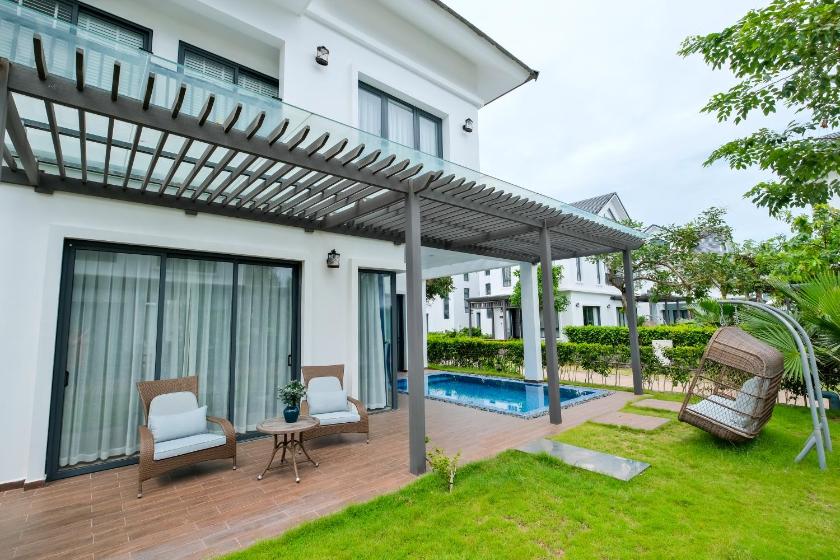 Biệt thự 4 Phòng ngủ Nhìn ra Khu vườn