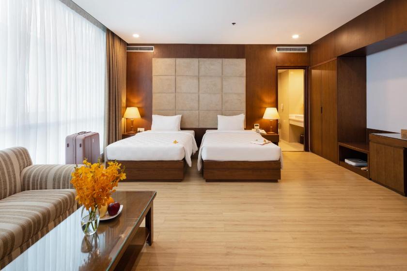 Suite Junior 2 Người + Minibar Miễn Phí