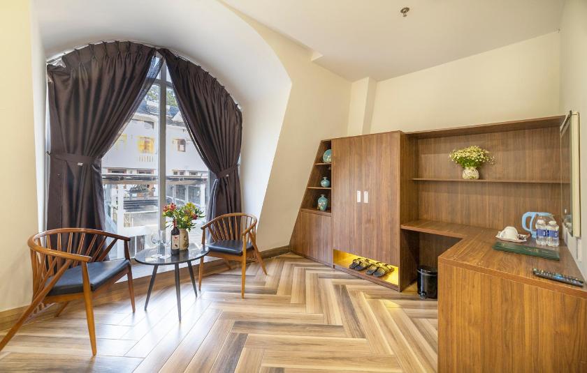 Suite Gia Đình Deluxe