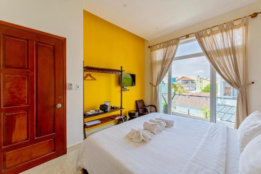 Phòng Có Giường Cỡ Queen Với Ban Công Phòng Có Giường Cỡ Queen Với Ban Công