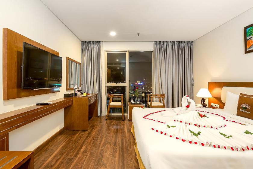 Phòng Superior Giường Đôi Nhìn Ra Thành Phố Phòng Superior Giường Đôi Nhìn Ra Thành Phố