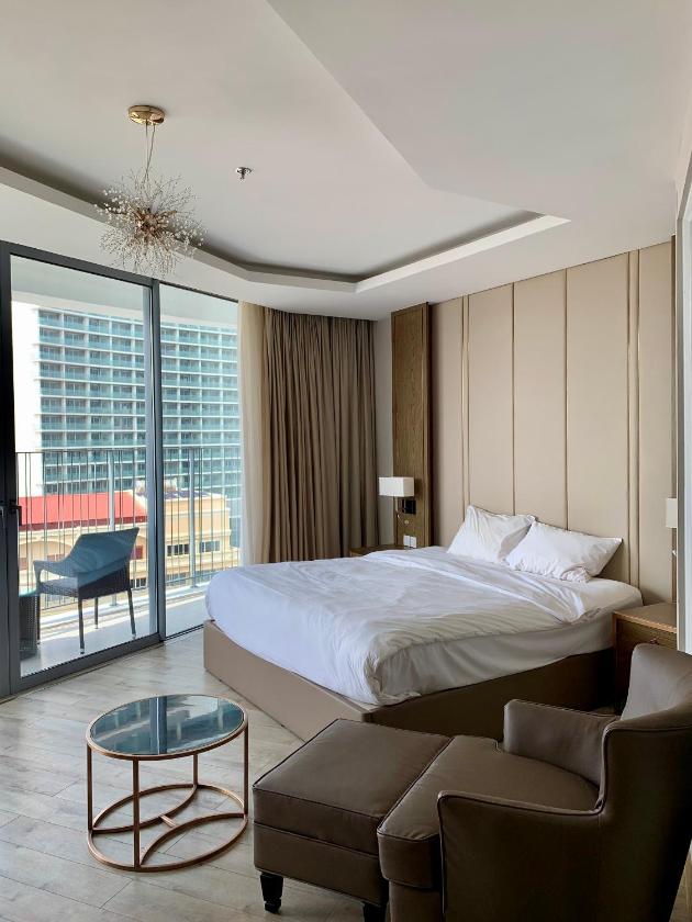 Phòng Deluxe Giường Đôi Nhìn Ra Biển Từ Phía Bên Cạnh