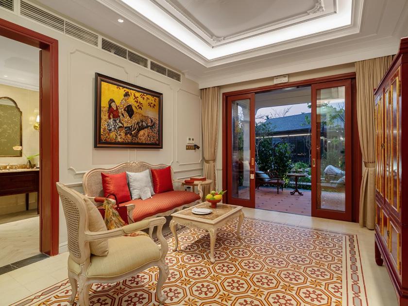 Suite Có Giường Cỡ Queen Nhìn Ra Hồ Bơi