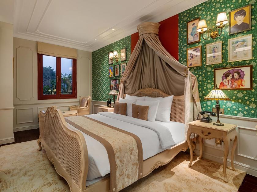 Suite Có Giường Cỡ Queen Nhìn Ra Hồ Bơi