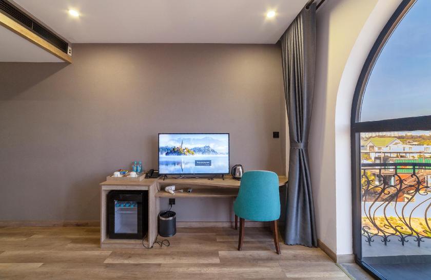 Phòng Deluxe Giường Đôi Có Ban Công Phòng Deluxe Giường Đôi Có Ban Công