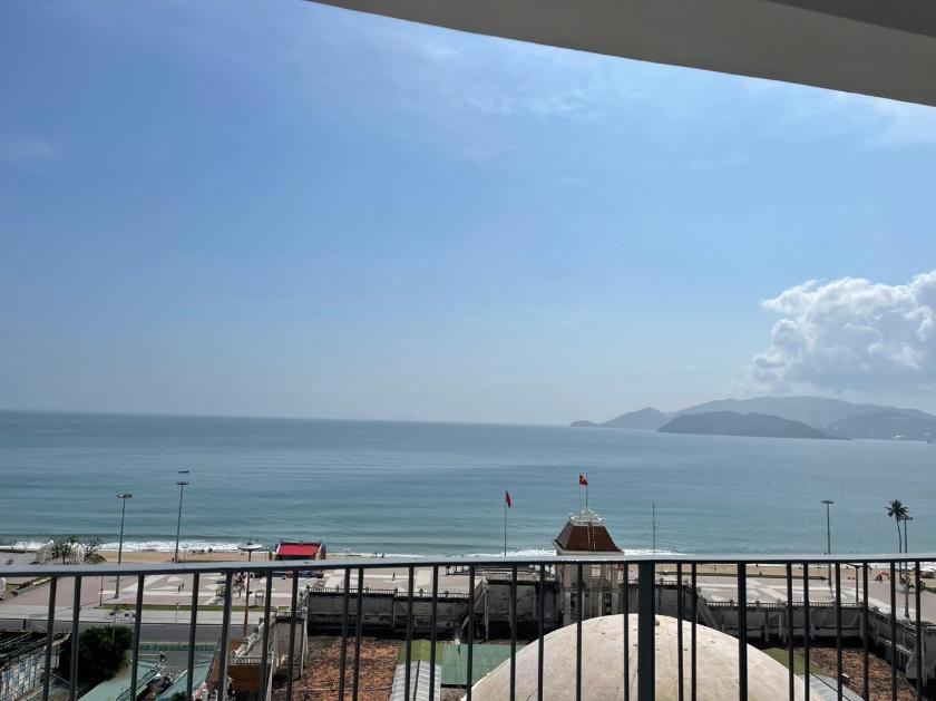 Phòng Deluxe Giường Đôi Với Ban Công và Tầm Nhìn Ra Biển Phòng Deluxe Giường Đôi Với Ban Công và Tầm Nhìn Ra Biển