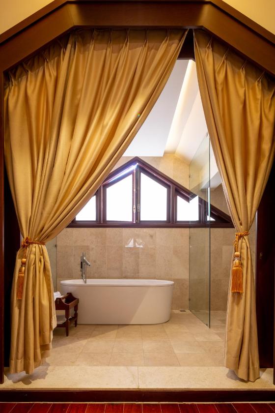 Biệt Thự Nhìn Ra Vườn