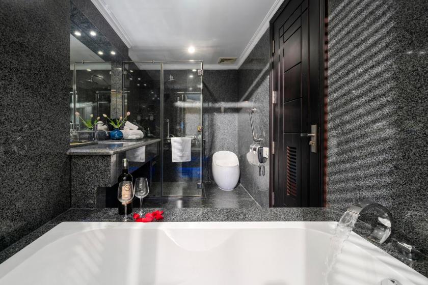 Sunrise Twin Room with Ocean View