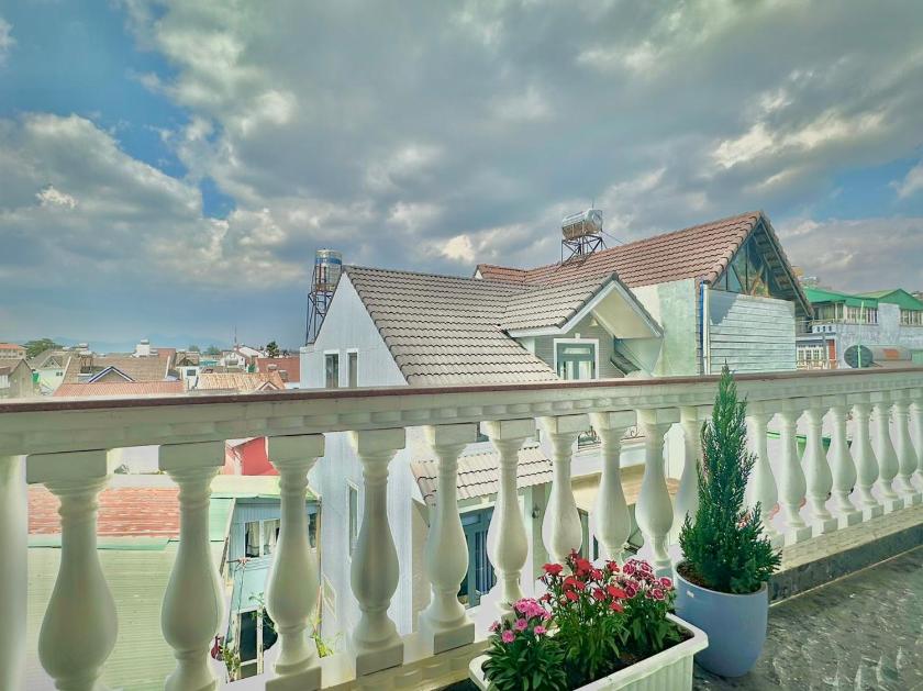 Phòng Giường Đôi Có Ban Công