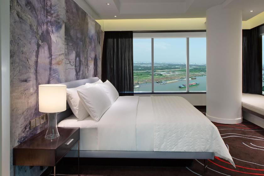 Suite Lớn 1 Phòng Ngủ, 1 Giường Cỡ King, Nhìn Ra Sông, Quyền Sử Dụng Concierge Lounge, Phòng Ở Góc