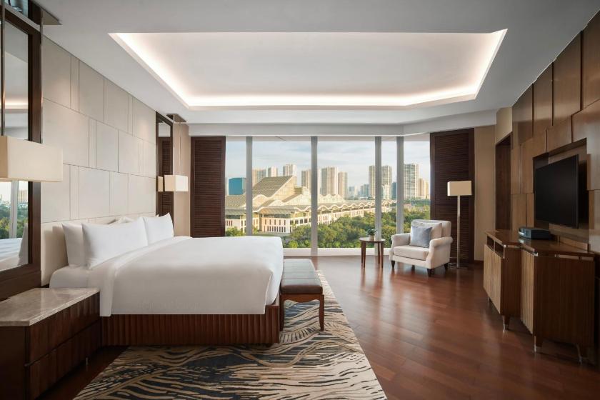 Suite Executive Nhìn Ra Hồ Nước, Quyền Sử Dụng Executive Lounge, 1 Giường Cỡ King