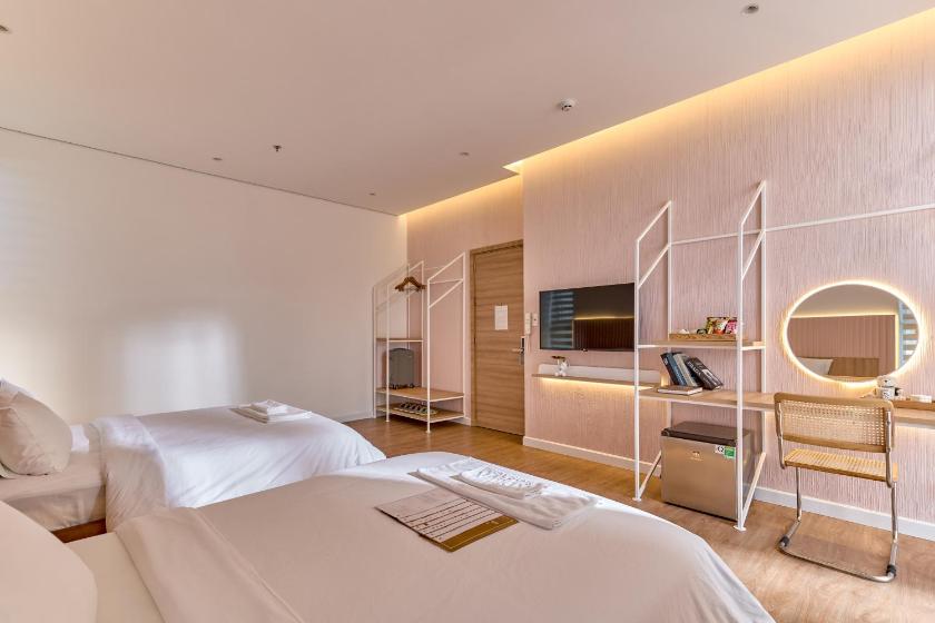 Phòng cho 3 người có Ban Công