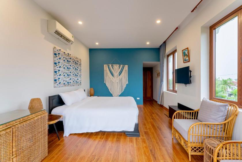 Suite Junior Nhìn Ra Hồ Bơi Suite Junior Nhìn Ra Hồ Bơi