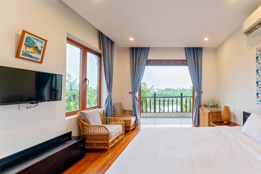 Suite Junior Nhìn Ra Hồ Bơi Suite Junior Nhìn Ra Hồ Bơi