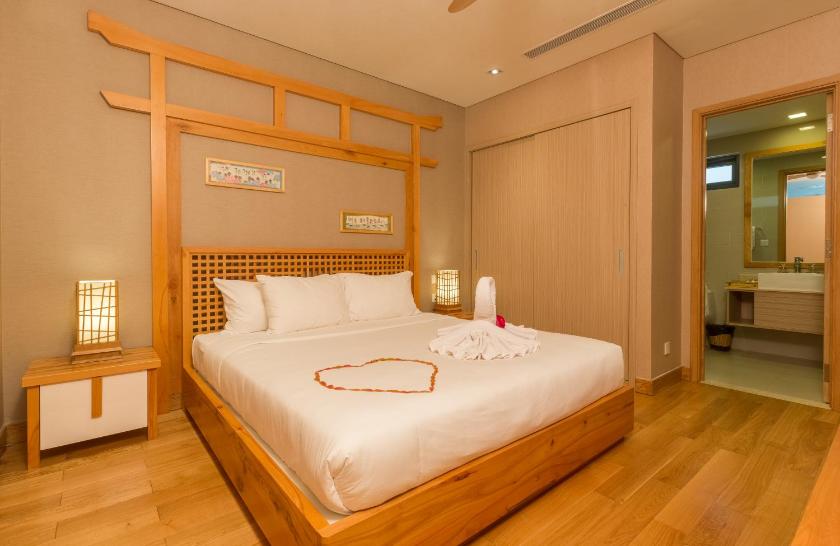 Căn Hộ Nhìn Ra Hồ Bơi  Căn Hộ Nhìn Ra Hồ Bơi