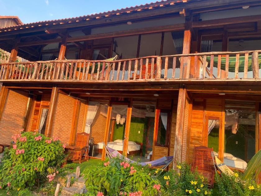 Bungalow - Nhìn Ra Mặt Nước  Bungalow - Nhìn Ra Mặt Nước